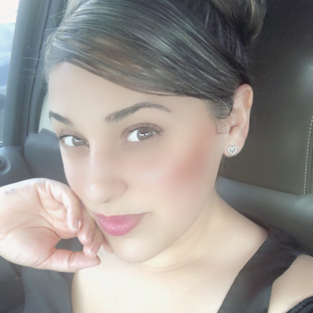 Meet your Posher, Vanessa